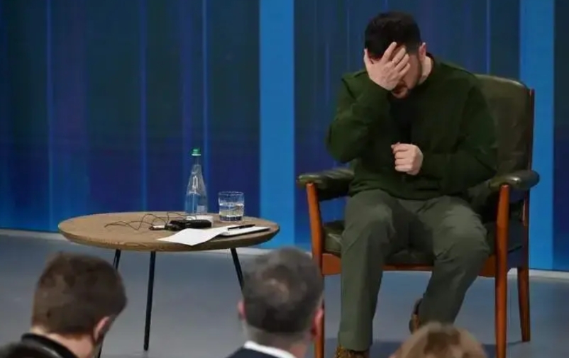 泽连斯基现在是哭晕厕所啊~

1、	乌克兰目前基本被打残了。
2、	乌克兰的男人