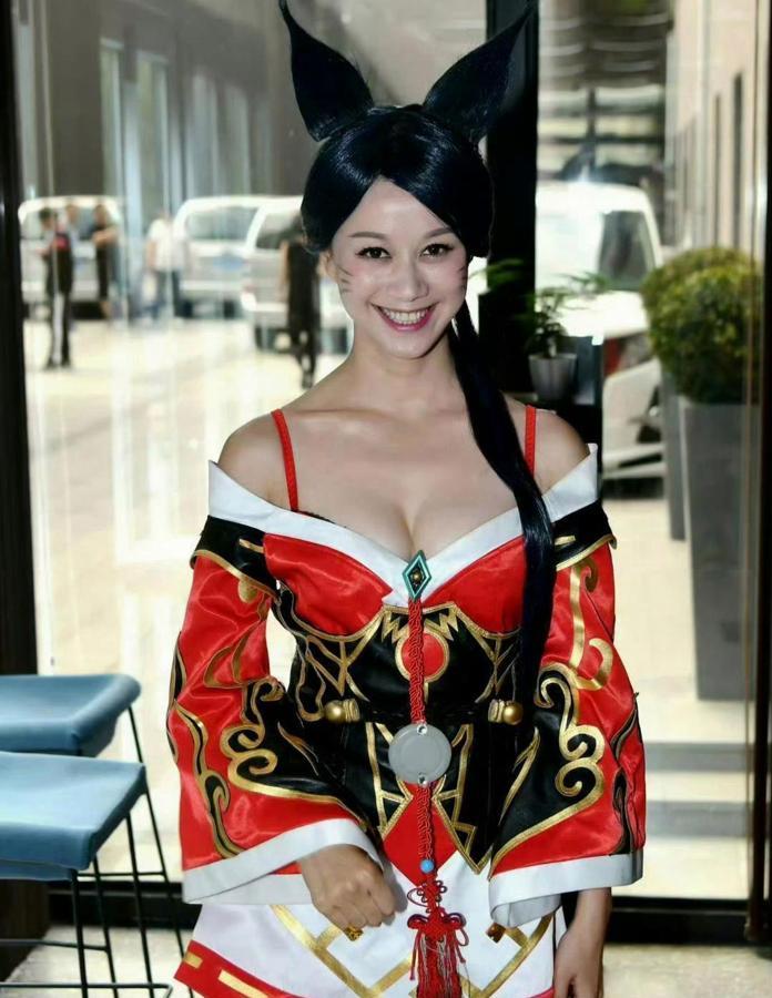 同是《武林外传》的演员，闫妮为啥就是比别人火？
颜值在线，演技出众
作品多，知名