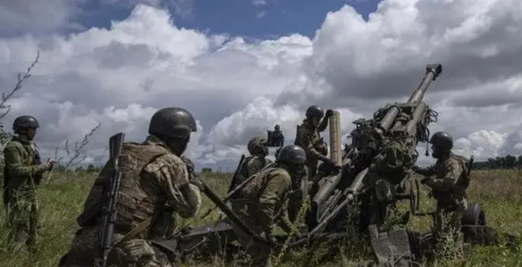库尔斯克战场已经打了11天，乌克兰仍然处于进攻态势，并使用了直升机进行补给，还有