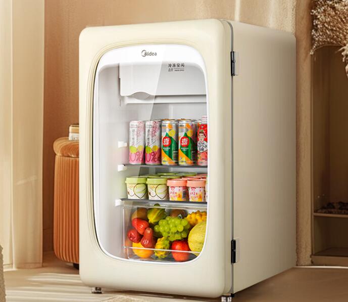 美的冰可可系列迷你冰箱 116 升现已上架京东平台，支持双温独立冷冻区，首发价 