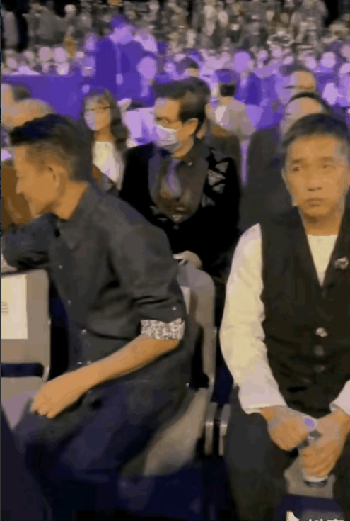 国内社恐，国外社牛，梁朝伟的双标社交，成功寒了中国粉丝的心！

说到梁影帝，国内