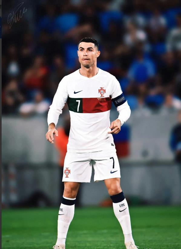 什么是C罗的足球哲学?
那就是享受安逸的过程，并且勇敢接纳。
在舒适圈待的太久了