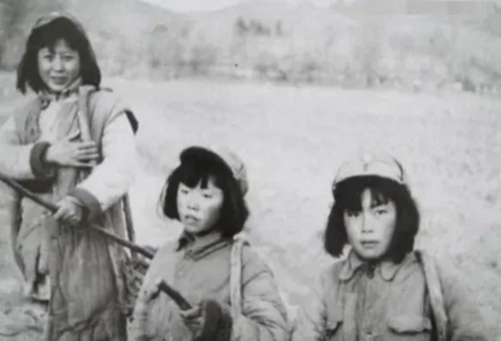 1936年，西路军被打散，怀孕的女兵陈素娥被捕后，遭到了马元海的强奸，随后赏给了