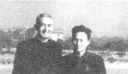 1952年，漂泊十五年的陈昌浩终于回到了祖国，可眼前的一切早已物是人非，妻子已经