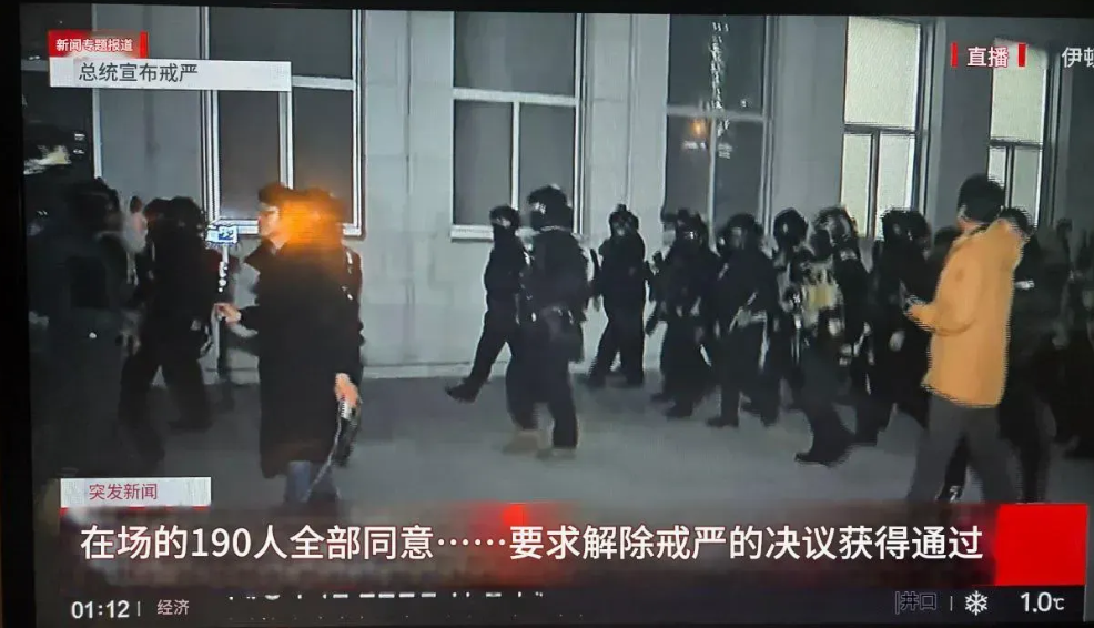 韩国人不甘心被美国摆布，当意识到可能成为美国炮灰的时候，就以内部斗争的方式表现出