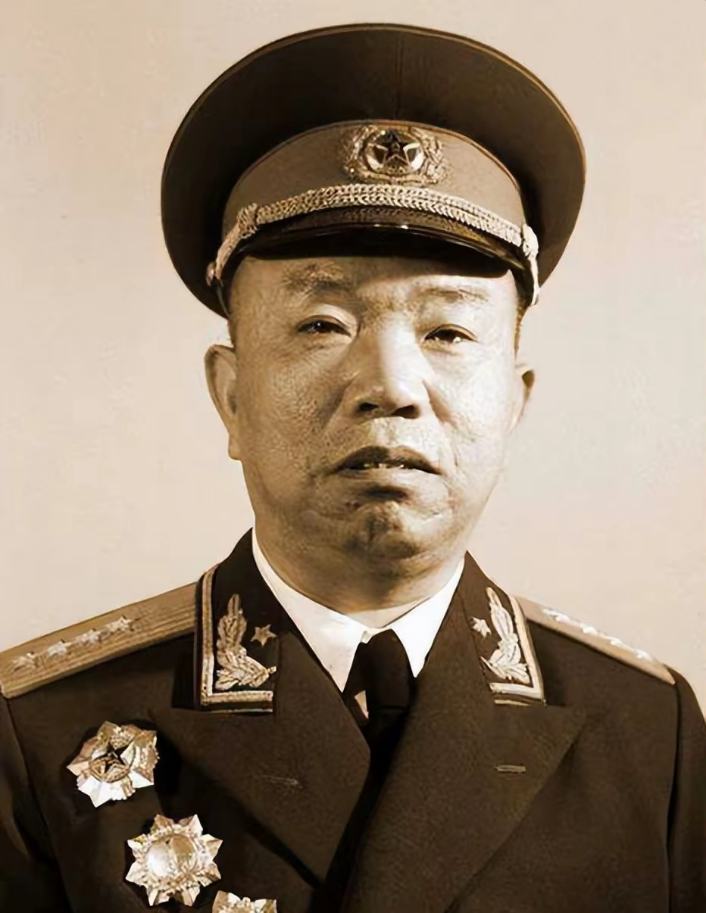 51年王树声重回大别山，挖出红军20年前埋下的宝贝，众人见后落泪！
 
时隔多年