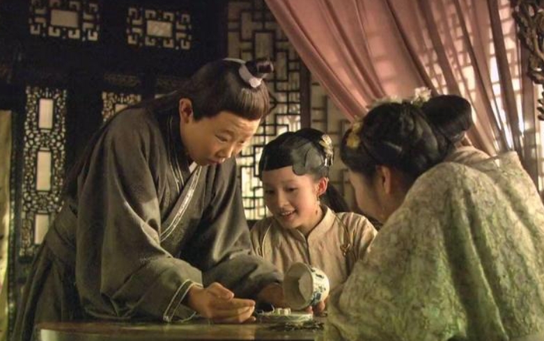 《红楼梦》中有很多现代人难以理解的事情，比如贾环明明是贾政的亲儿子，可为什么地位