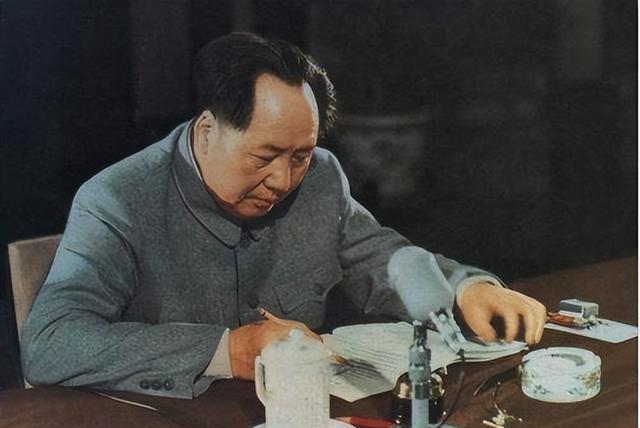 苏振华离婚带娃，毛泽东劝再婚