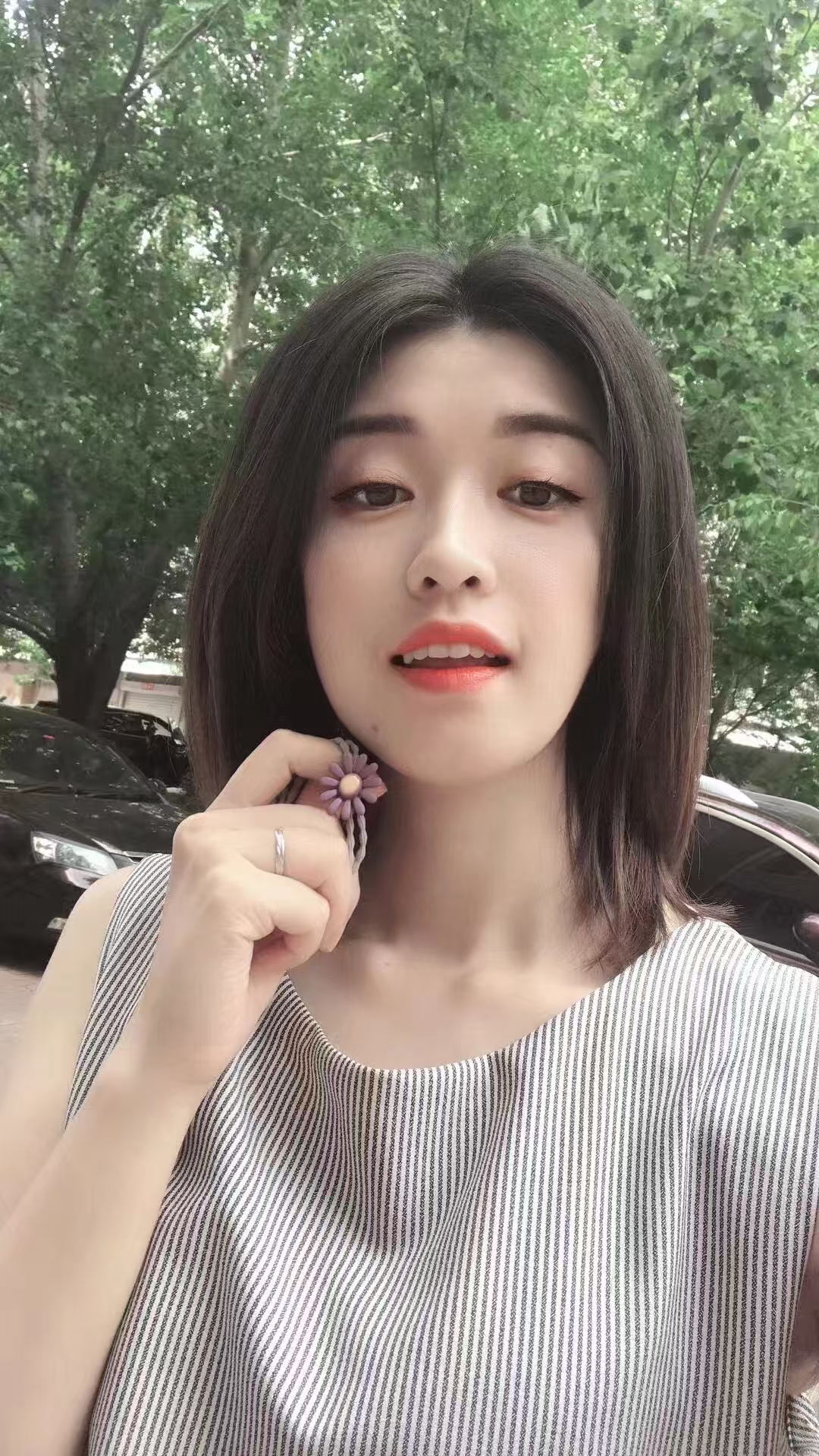 28岁的素颜像18岁的少女，真想一直这样