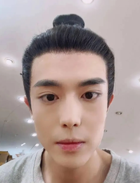 演员王星在泰缅边境失联其实早有预兆，这4点其实已经透露他当时要出事了：
 
1.