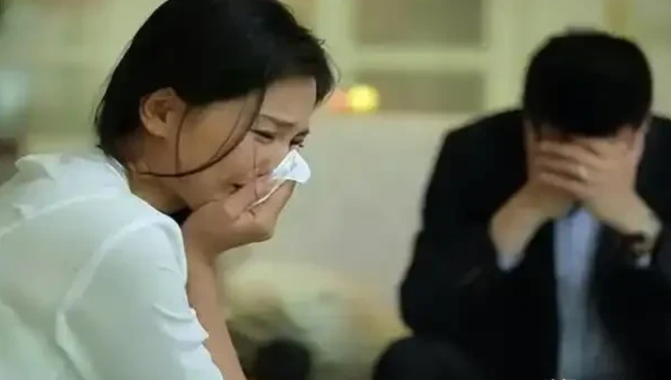 陕西西安，已婚男子谎称单身与离异女子恋爱，并致对方怀孕流产。女方知道男方已婚且有