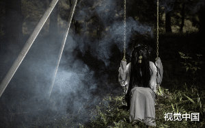 熊孩子对我扮鬼脸嚣张跋扈，等我吐出一米长舌，微笑招手，他笑不出来了