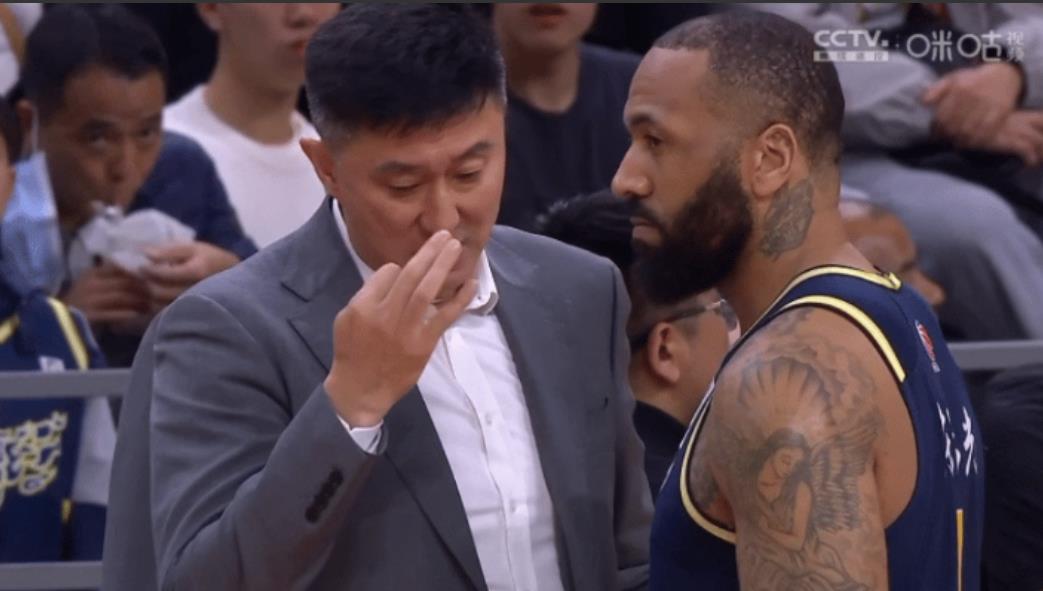 莫兰德谈杜锋：

“杜导是一个很好的教练，我们现在的关系很好。”

“之前我们一