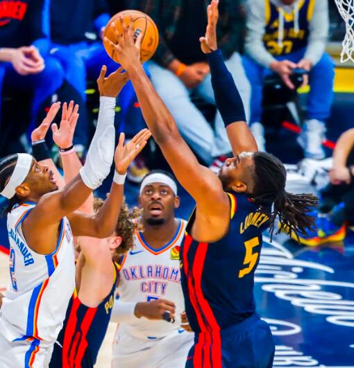 勇士116-109胜雷霆。比赛中，小佩顿接施罗德传球隔扣哈尔滕施泰因。赛后，他称