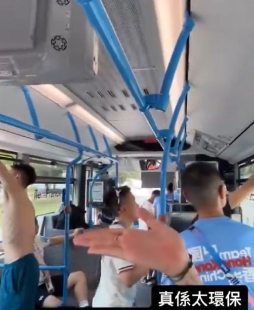 李卓耀吐槽奥运村的巴士没冷气！

这样下去，可能这届奥运会参赛的运动员都要得热射