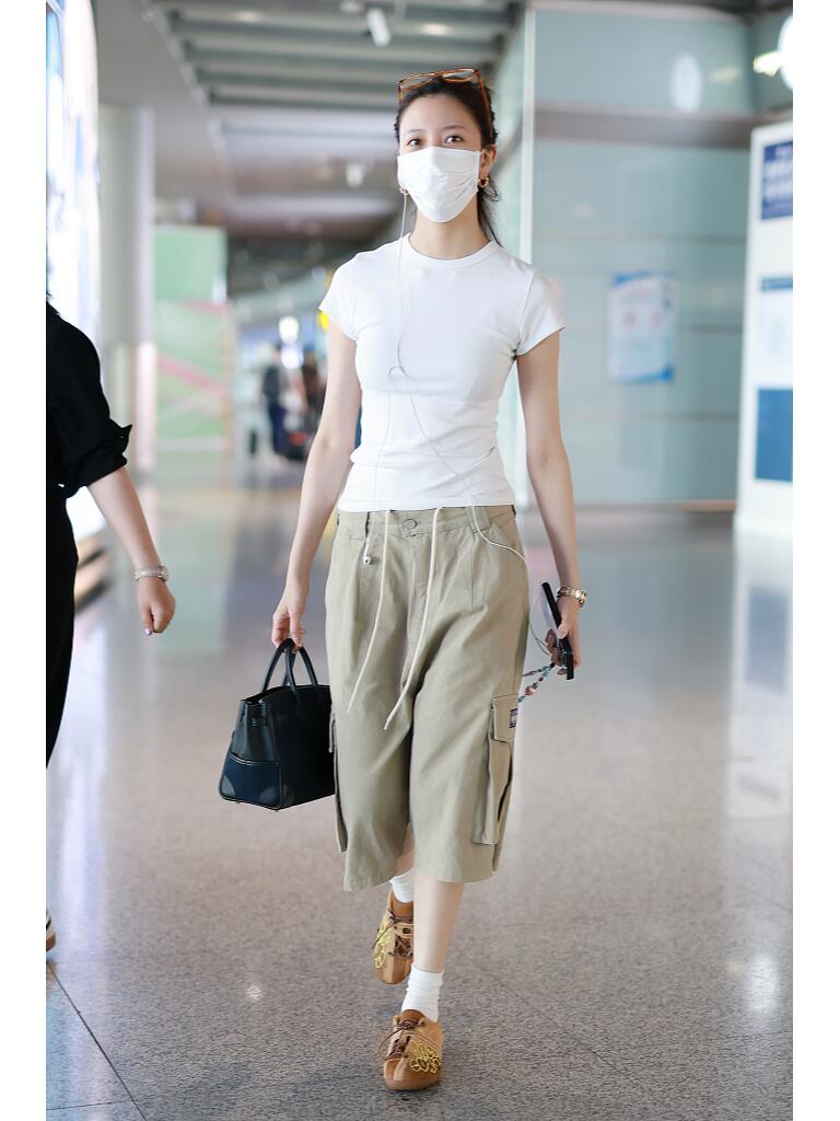 宋妍霏休闲有型