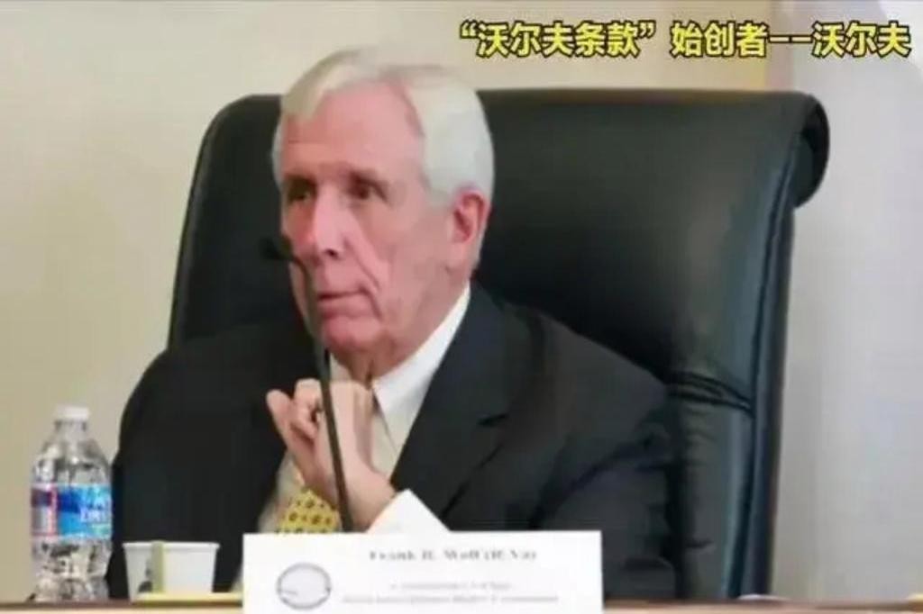 翻脸比翻书快

美国智库呼吁跟中国好好相处，还要建个热线电话，说是怕太空出啥误会