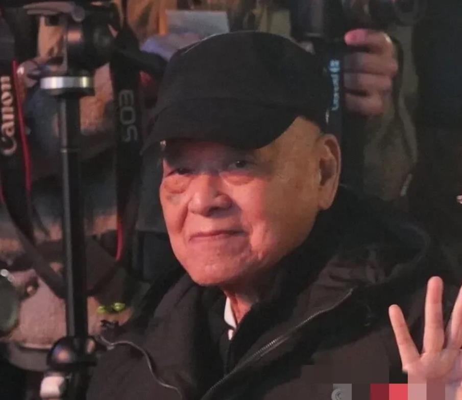 没能尽孝！
柯文哲父亲柯承发今天去世，柯文哲还被关在台北看守所。
此前，台北看守