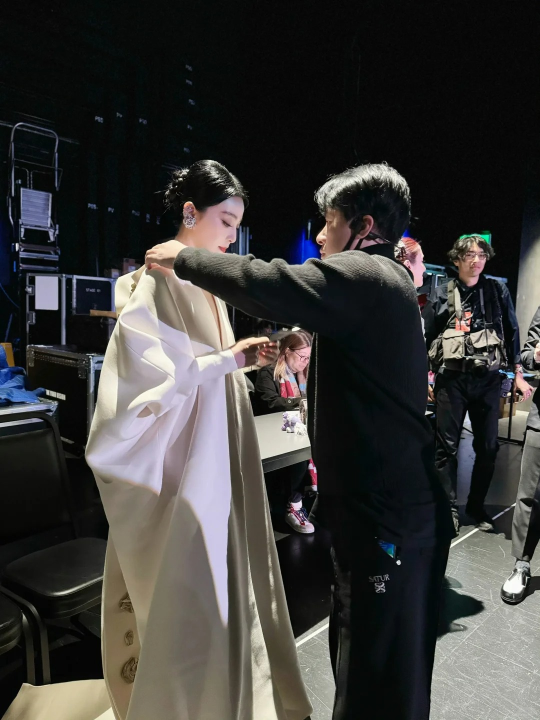 这光打在她身上特别神 有没有人能懂🥹🥹