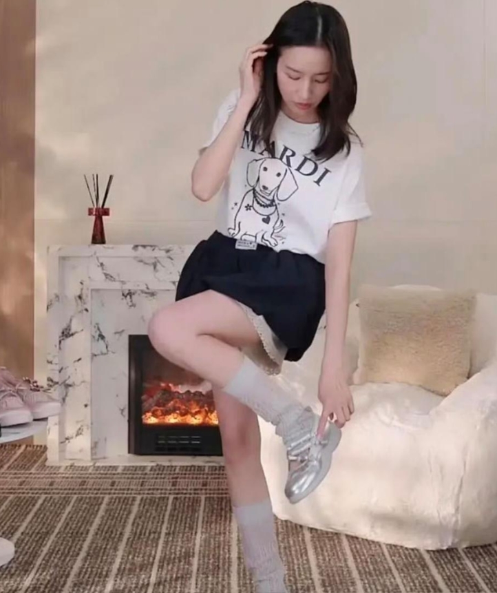 董洁四十几岁了这样一打扮，看着好减龄呀