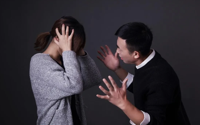 湖南桂阳，女子结婚前，把自己名下29万存款分3次存到嫂子医保卡里，谁料，一年后，