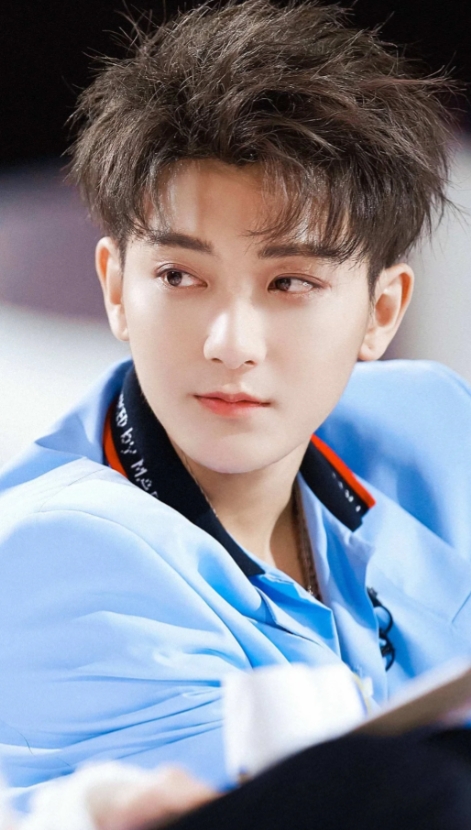 黄子韬徐艺洋恋情传闻升温