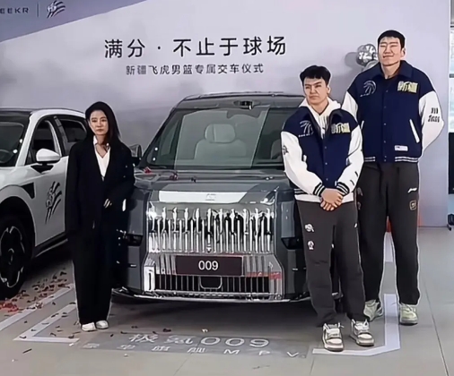 新疆男篮为什么给球员发车？夺冠了吗？发什么车呀！我记得上次新疆广汇篮球俱乐部，给