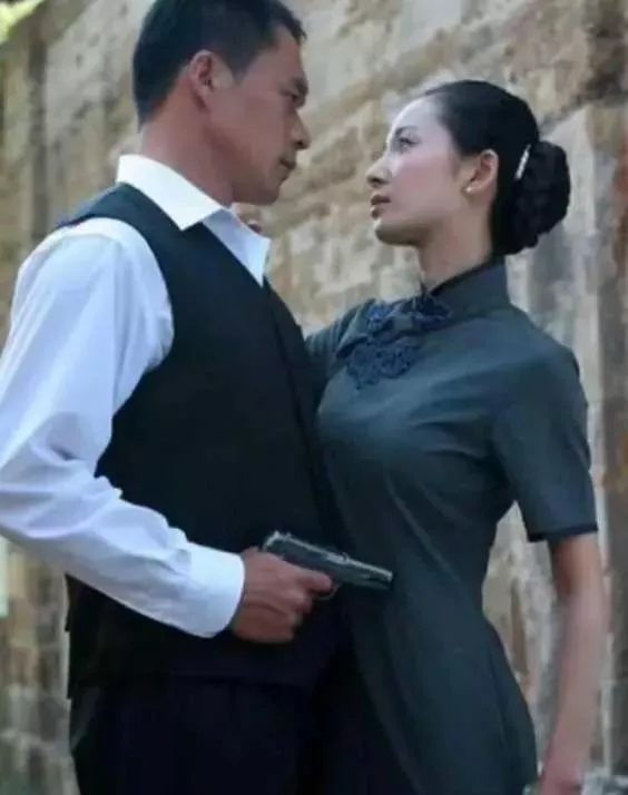 这什么剧情，谁能解释一下吗？