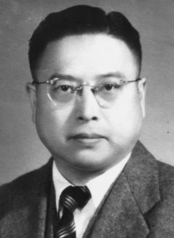 1949年，黄竞武被捕，敌人见他不屈服，就把他活埋。当泥土将他全部埋没时，敌人正