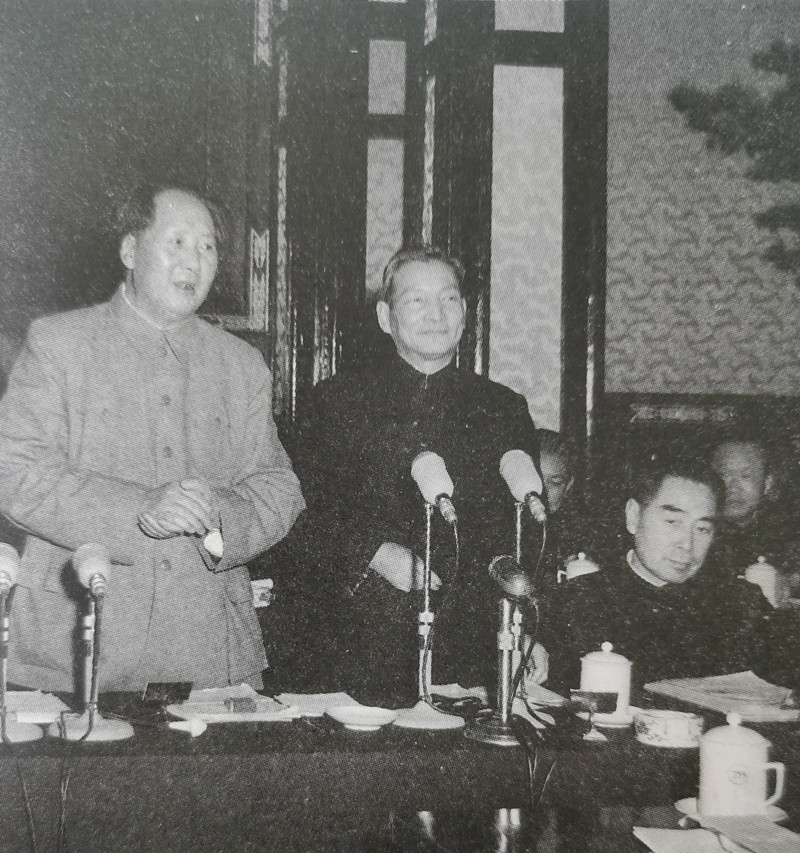 1956年党的八大之后，陈云成为中央副主席，地位仅次于毛主席、刘少奇、周总理和朱