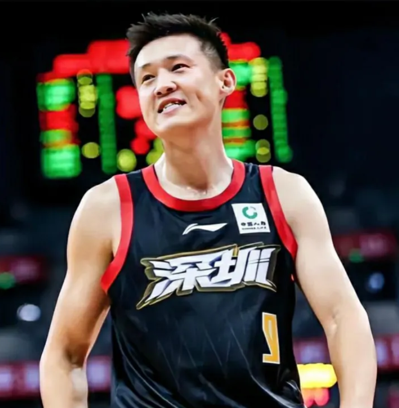 太丢人了巴！深圳男篮81-103新疆男篮，咱们一起来看看球员们的数据，探讨一下究