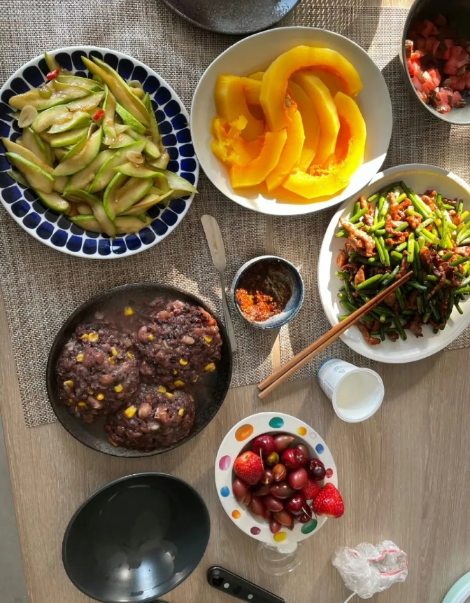 这是怎么啦？

这是冬天吗？这是寒冬腊月的天吗？
这都已经三九啦？三九本是最冷的