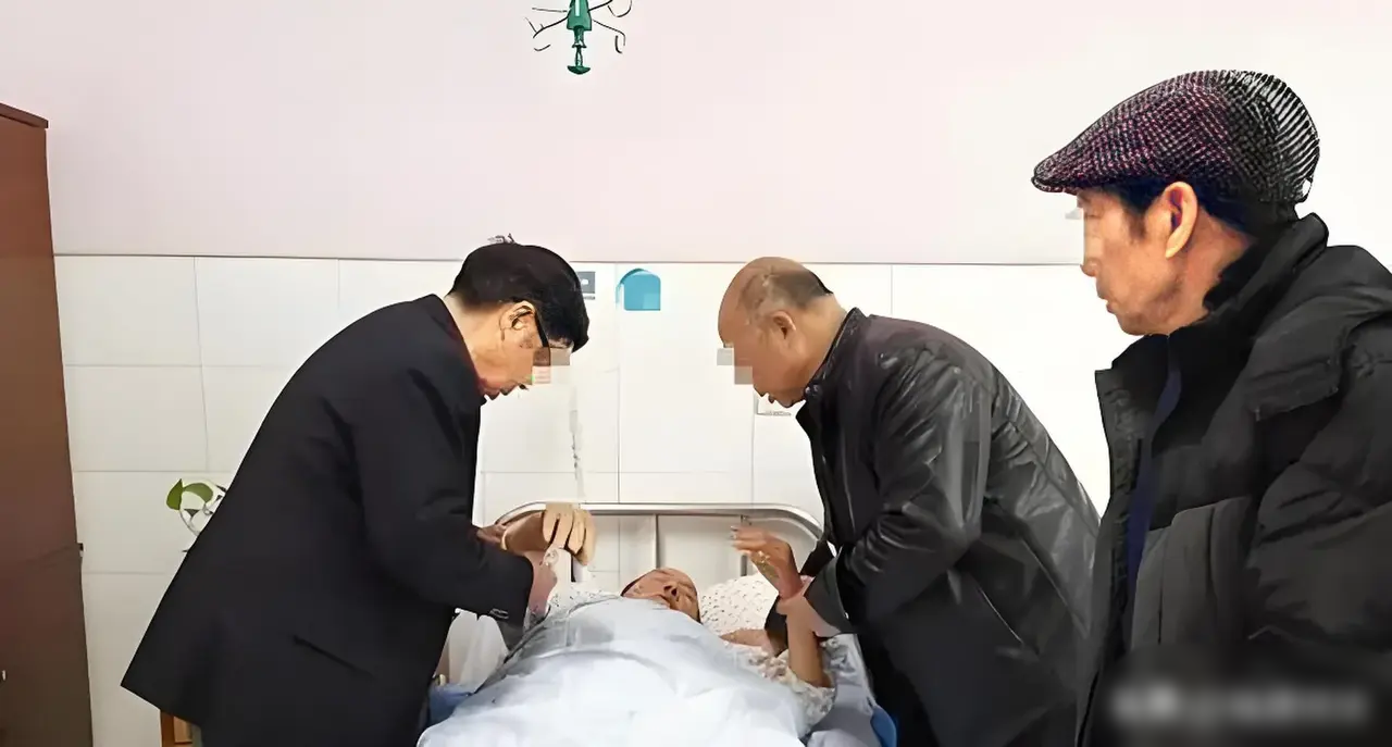 上海，男子患精神病，兄弟姐妹照顾30多年，男子去世后，留下38万遗产，不料，女儿