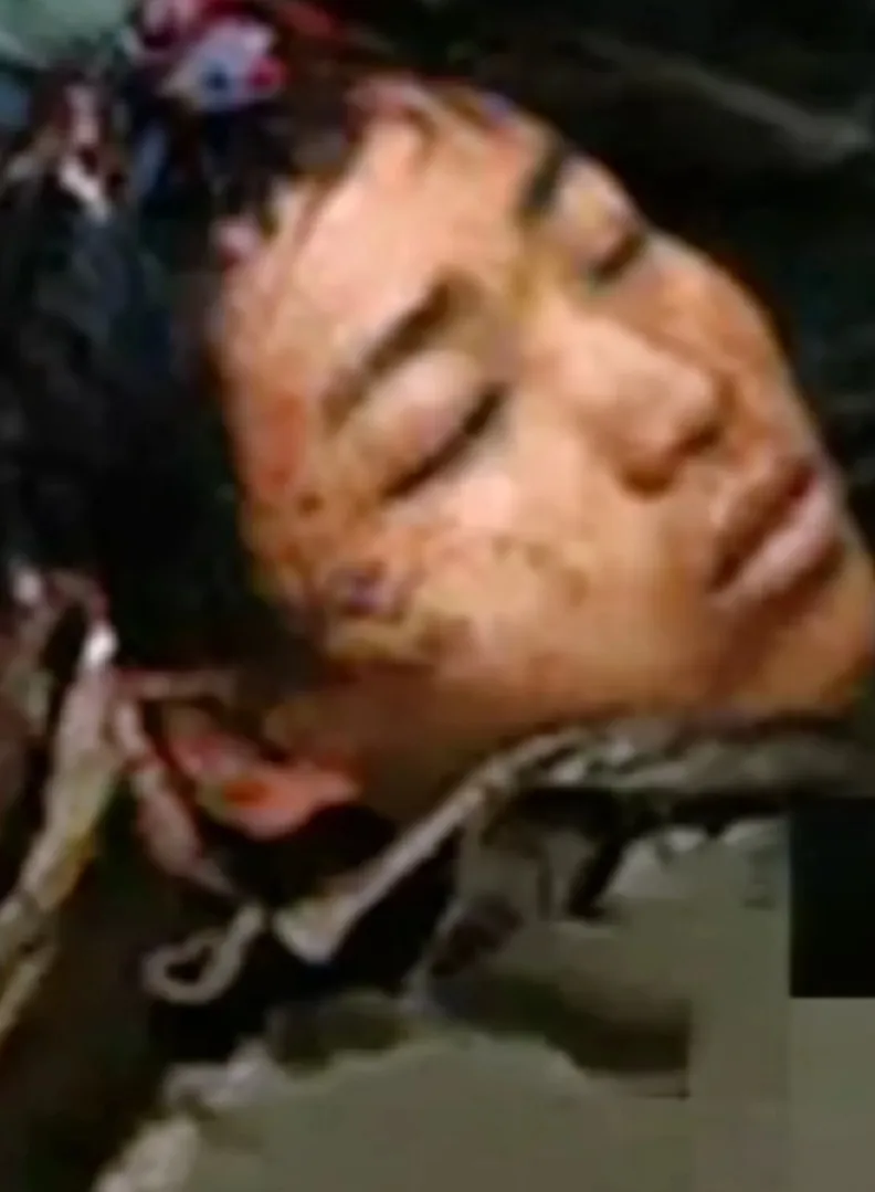 他不该被遗忘！
他坚守松毛岭阵地3个月，27次出境侦察，毙敌
11人，伤5人。镜