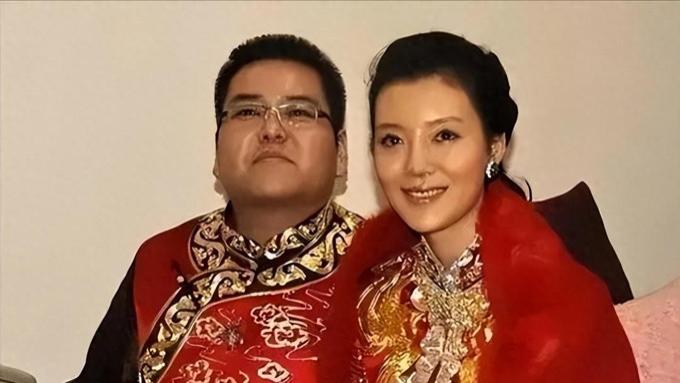 车晓晒独居近况！42岁头顶秃了一大片，不婚不育和妈妈相依为命