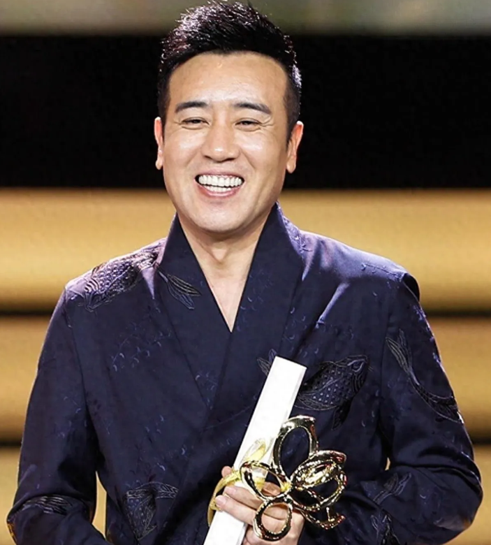 著名演员于和伟的家庭成员一览表：

1.于和伟，53岁，1971年出生，籍贯辽宁