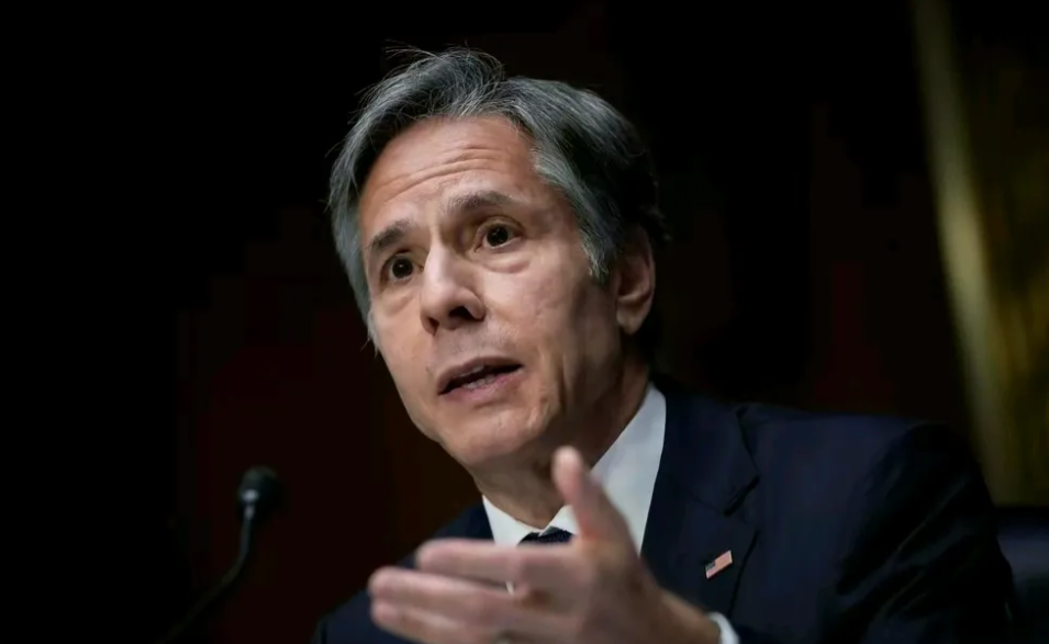 布林肯最新发声了！
美国国务卿布林肯10月22日发文说，在前往以色列途中，讨论了