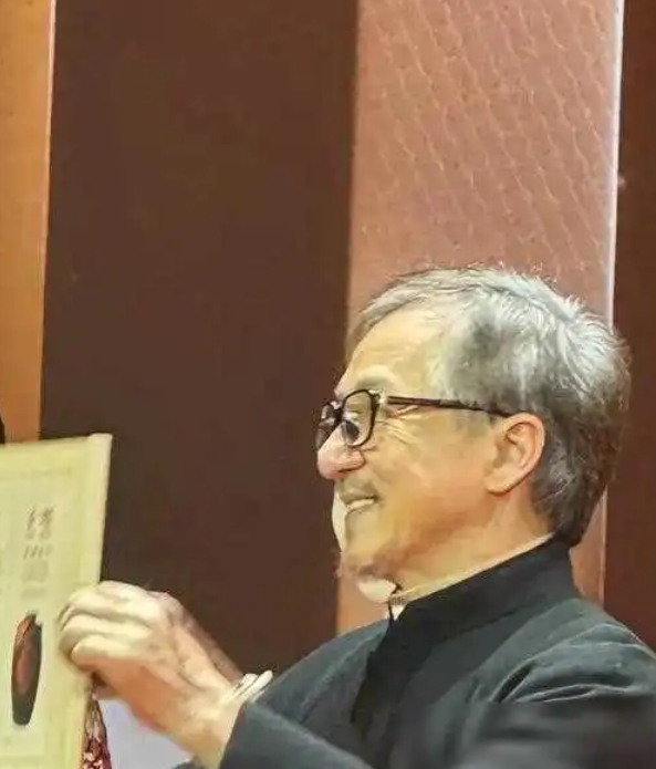 香港男神也难逃“美男迟暮”，成龙也老了