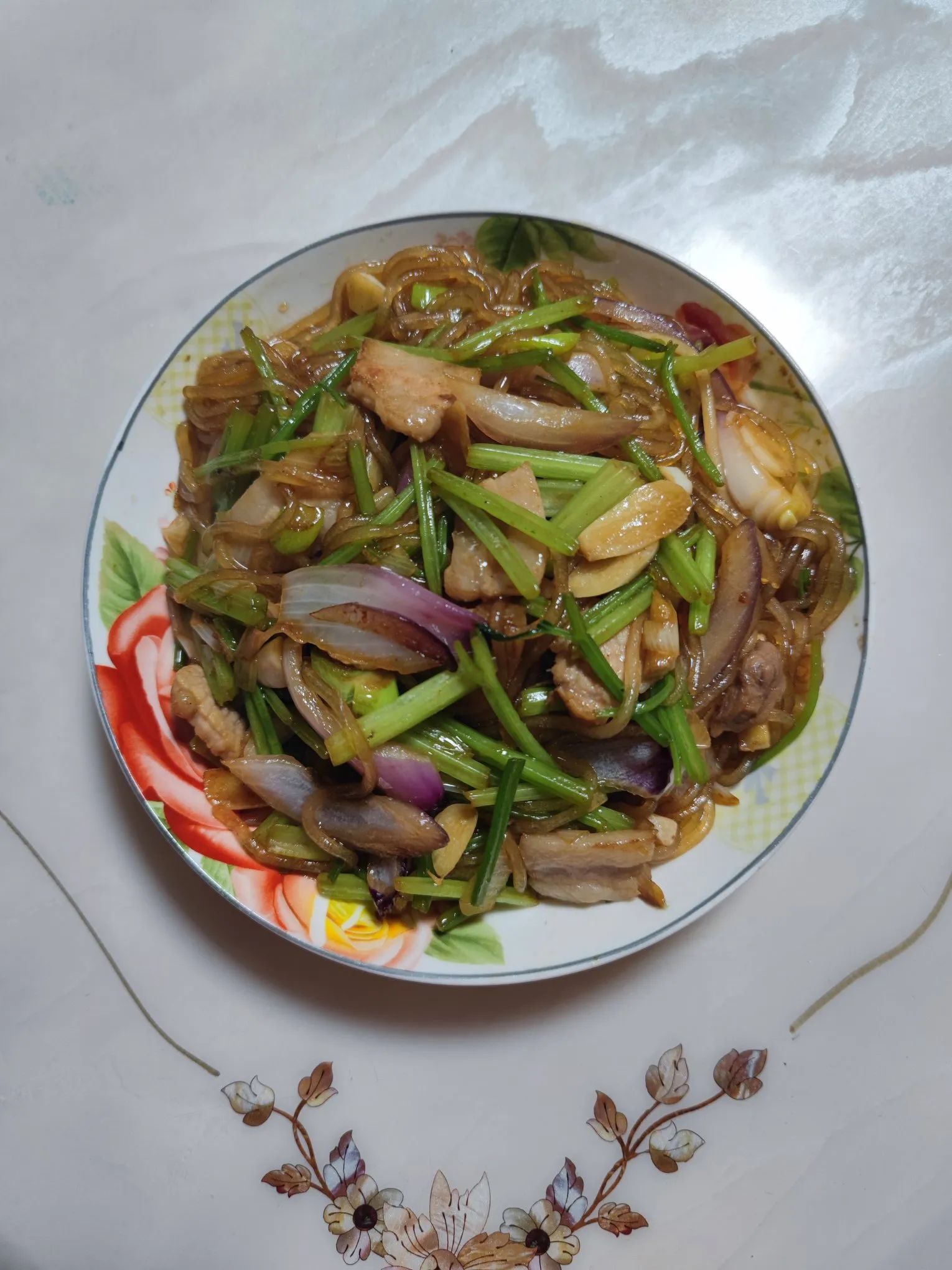 酸菜扣肉在冰箱里冷冻快二个月了，出来还个魂！