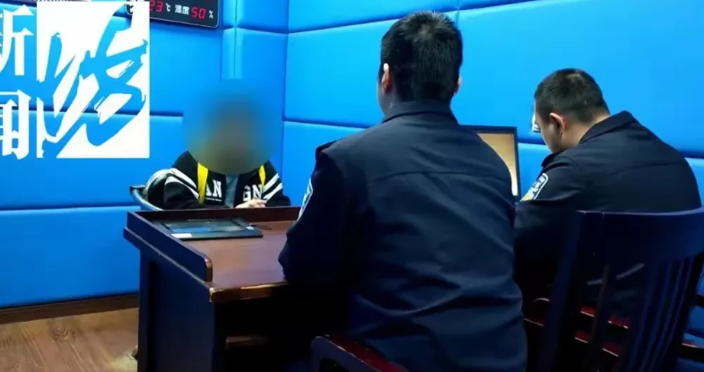 上海一商场，保安入职第一天，突然晕倒在厕所，送医后，保安死活也不让检查，不料，第