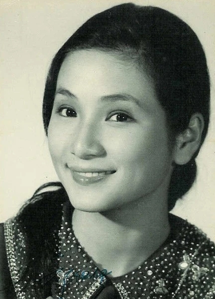 依稀记得，从佘赛花开始第一次认识奶奶，然后是剧版仙剑一的姥姥，后来又看了奶奶年轻