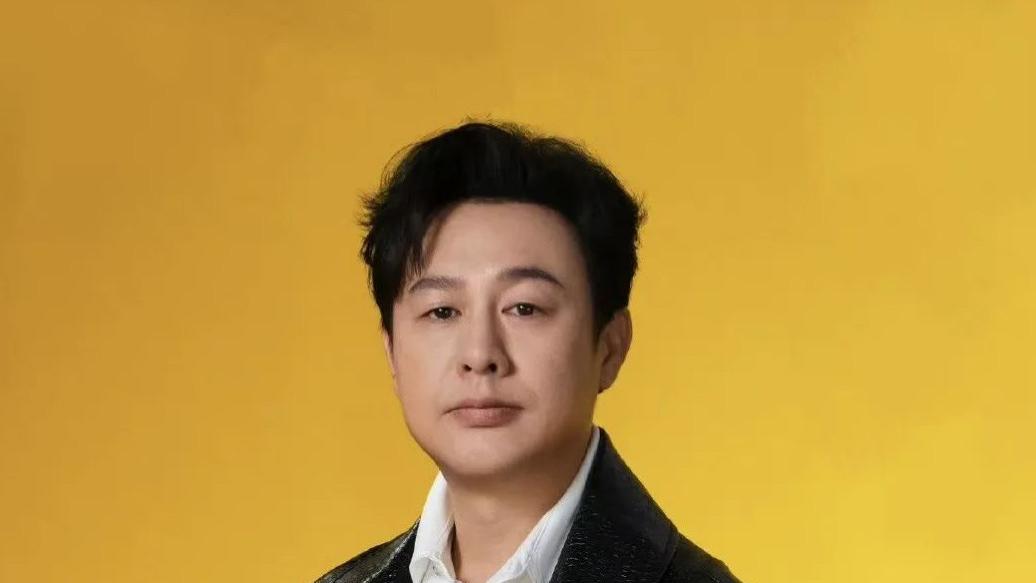 张颂文：买热搜和造人设，完美艺人终究翻车