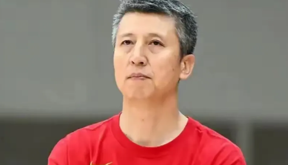 男篮90:52大胜蒙古，却暴露四大令人揪心的问题！
1 第一大问题---失误多！