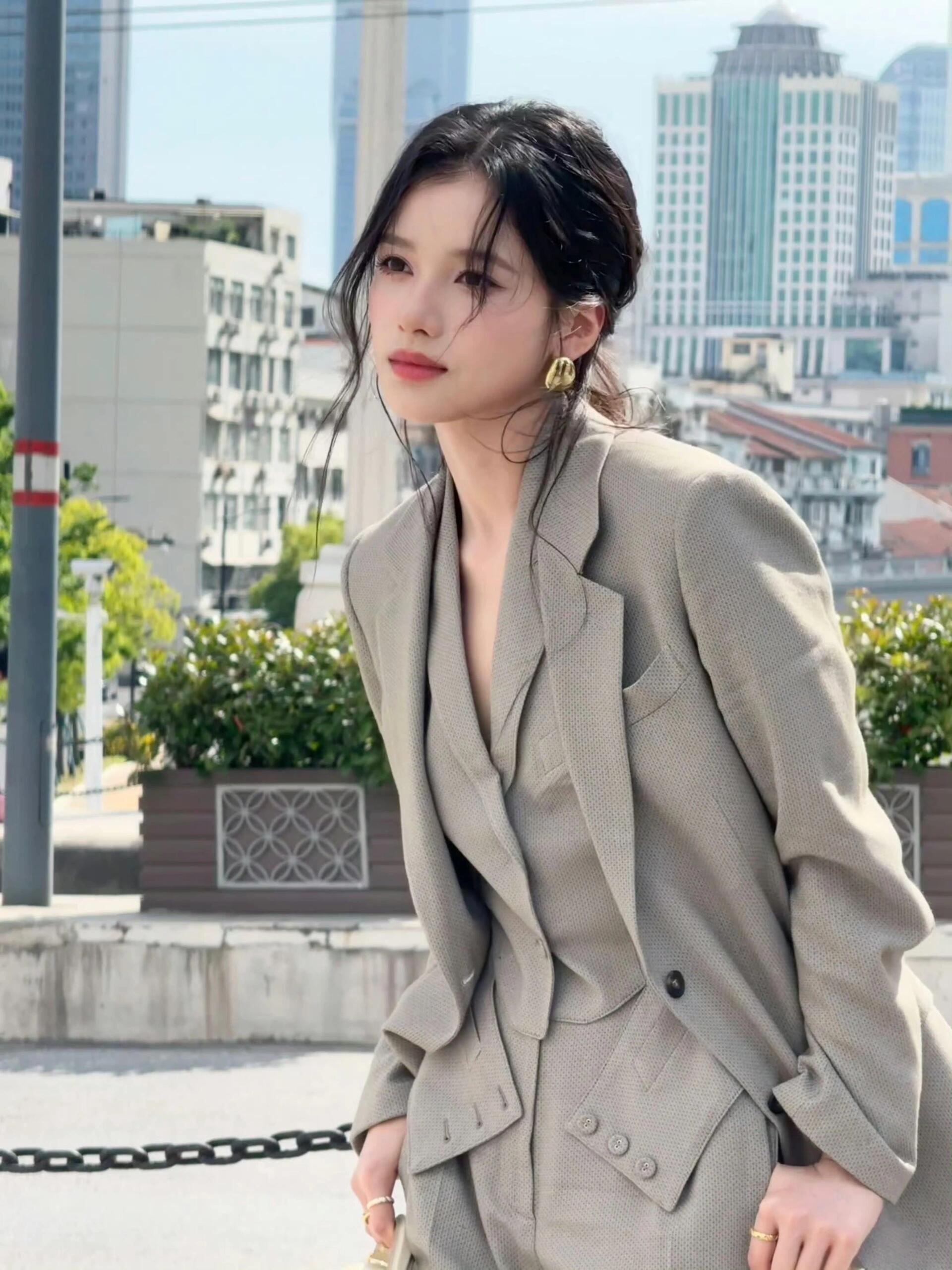 张婧仪好时髦好有气质