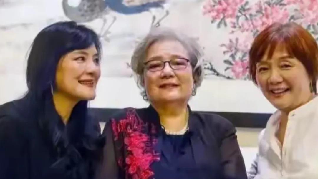 林婉珍初到台湾寄人篱下，姐姐家5个小孩不够吃，没钱只能睡客厅