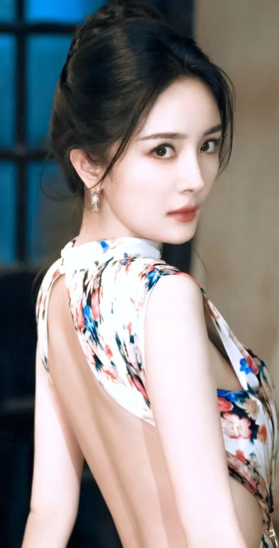 杨幂——脱俗而淡雅