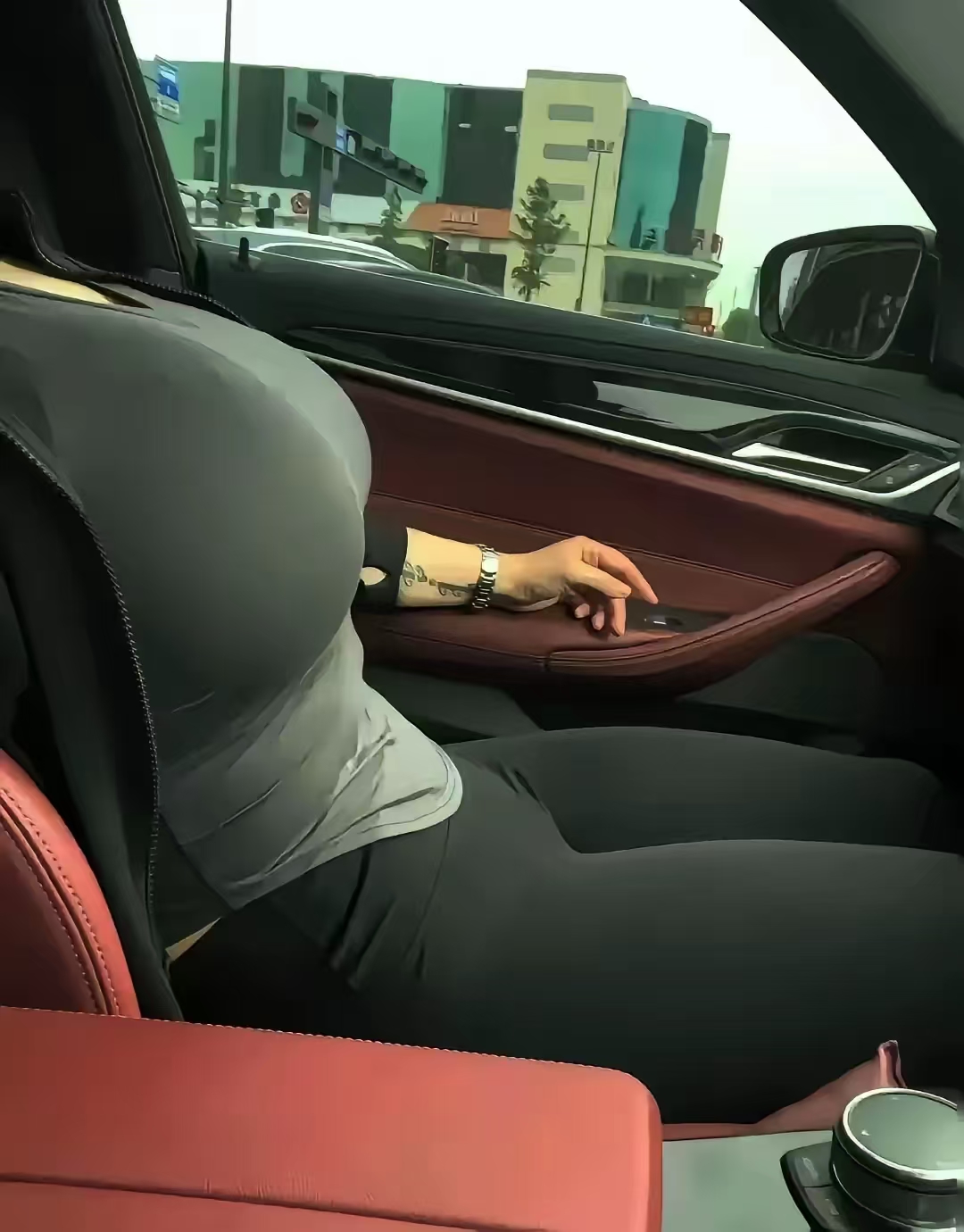 为什么自动挡的车子要比手动挡的更贵呢？