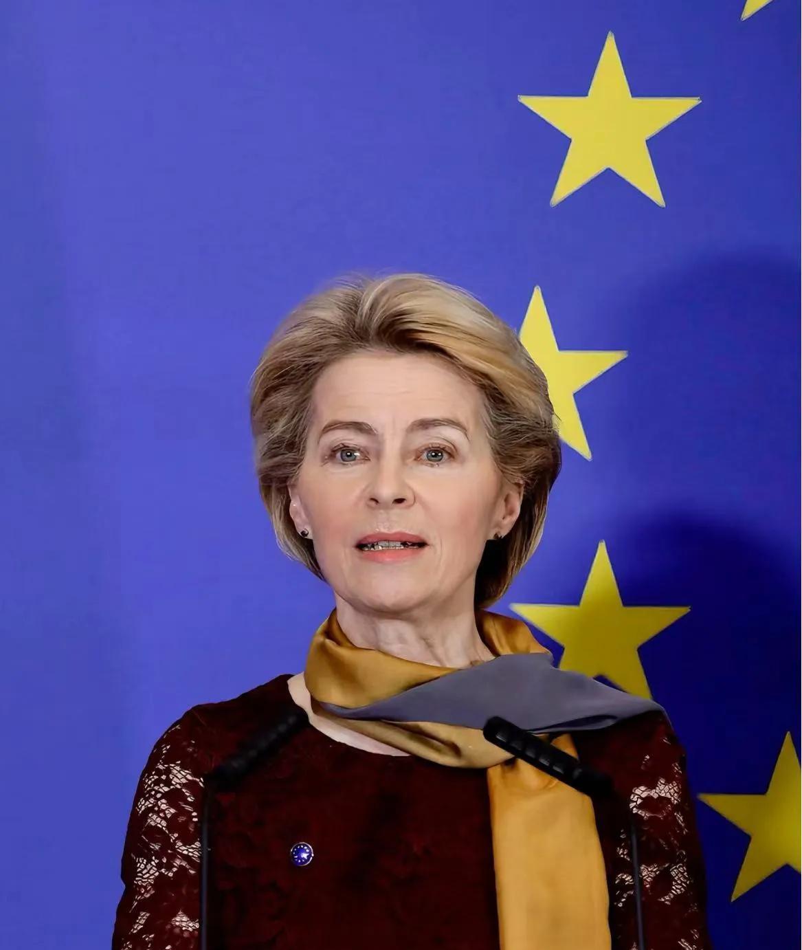 欧盟主席冯德莱恩表示特朗普没有邀请自己参加就职典礼，感到失望。
特朗普没有邀请冯