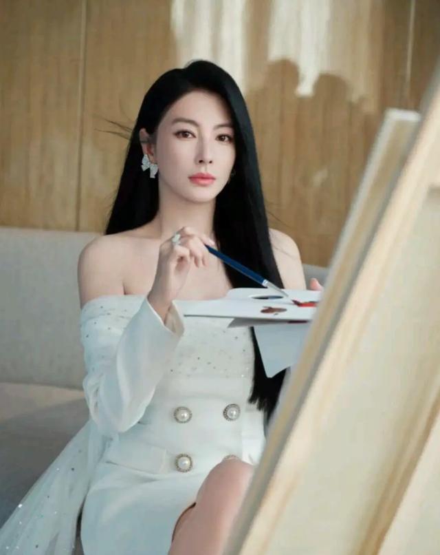 张雨绮脱口秀爆大瓜,前夫前任重拳出击放8年前证据(张雨绮脱口秀着装)-第9张图片-九妖电影 张雨绮脱口秀爆大瓜,前夫前任重拳出击放8年前证据(张雨绮脱口秀着装)-第9张图片-九妖电影