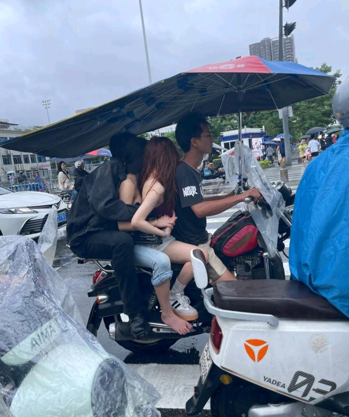 旱的旱死，涝的涝死!！哈哈哈！[开怀大笑][开怀大笑][开怀大笑]